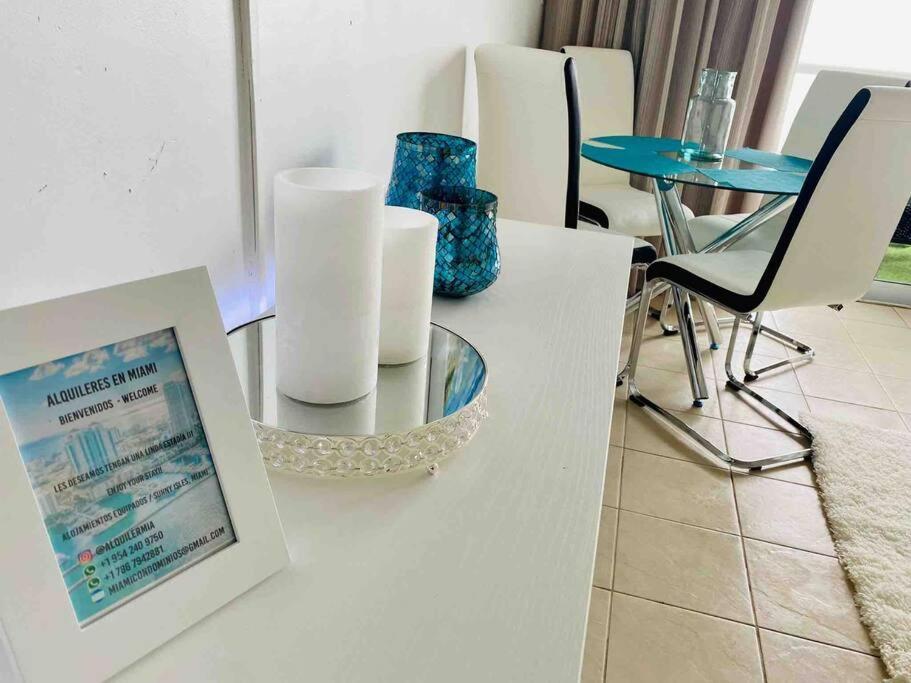 Alojamiento Con Balcon Hacia La Playa 115 Miami Beach Luaran gambar