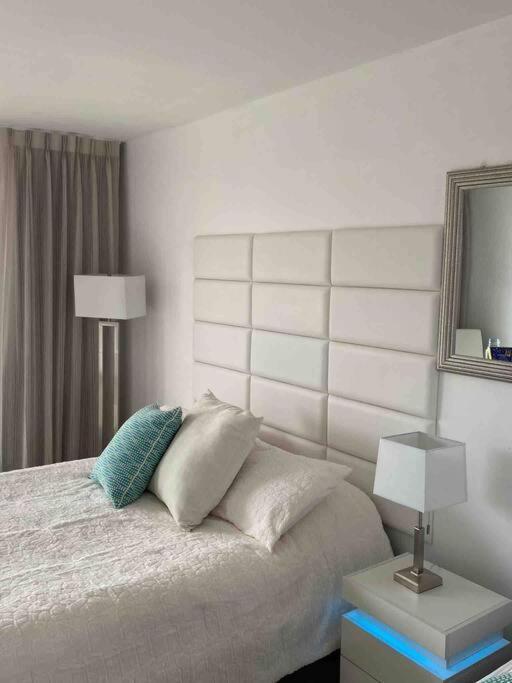 Alojamiento Con Balcon Hacia La Playa 115 Miami Beach Luaran gambar