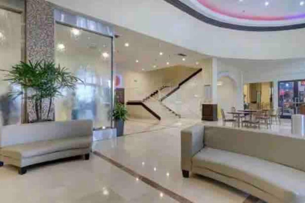 Alojamiento Con Balcon Hacia La Playa 115 Miami Beach Luaran gambar