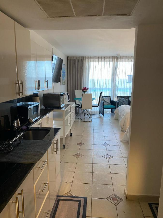 Alojamiento Con Balcon Hacia La Playa 115 Miami Beach Luaran gambar